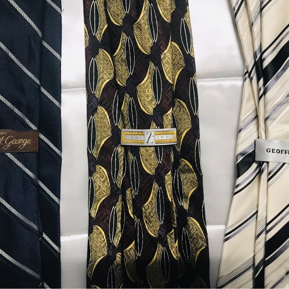 Big sale.  7 long ties for $40 you can't miss it.  a must buy usedgood condition - Picture 11 of 12